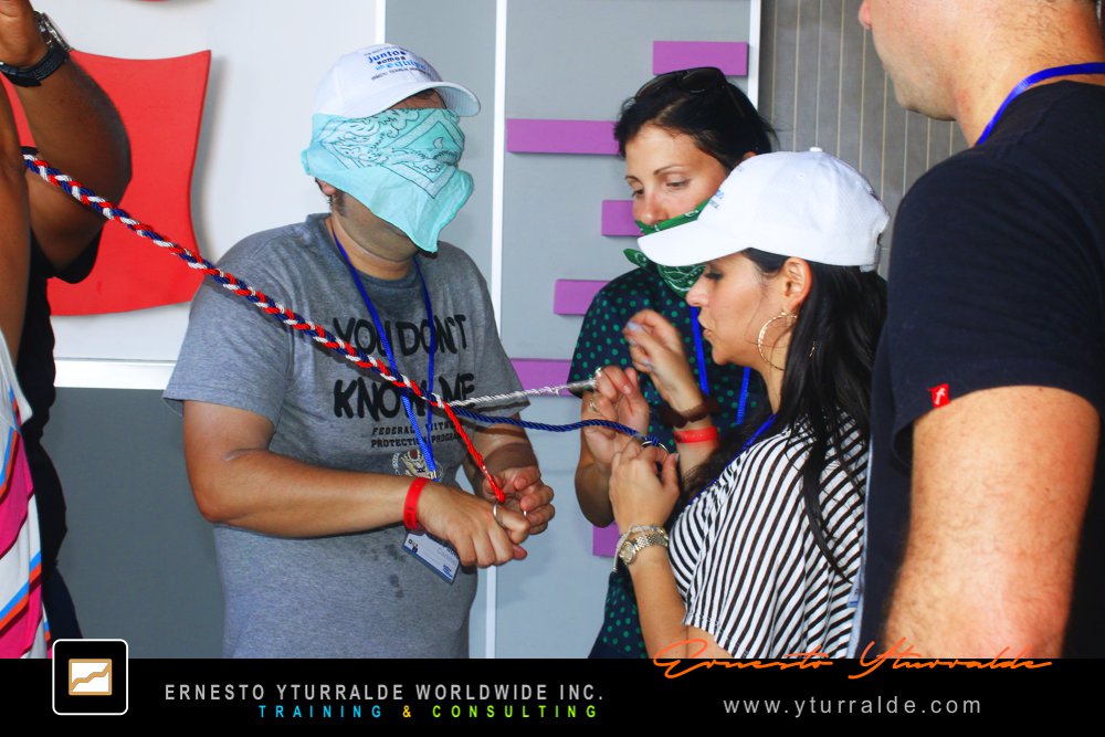 Talleres de Cuerdas | Team Building con dinámicas que potencian la comunicación